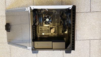 Corsair Carbide Clear 400C inside