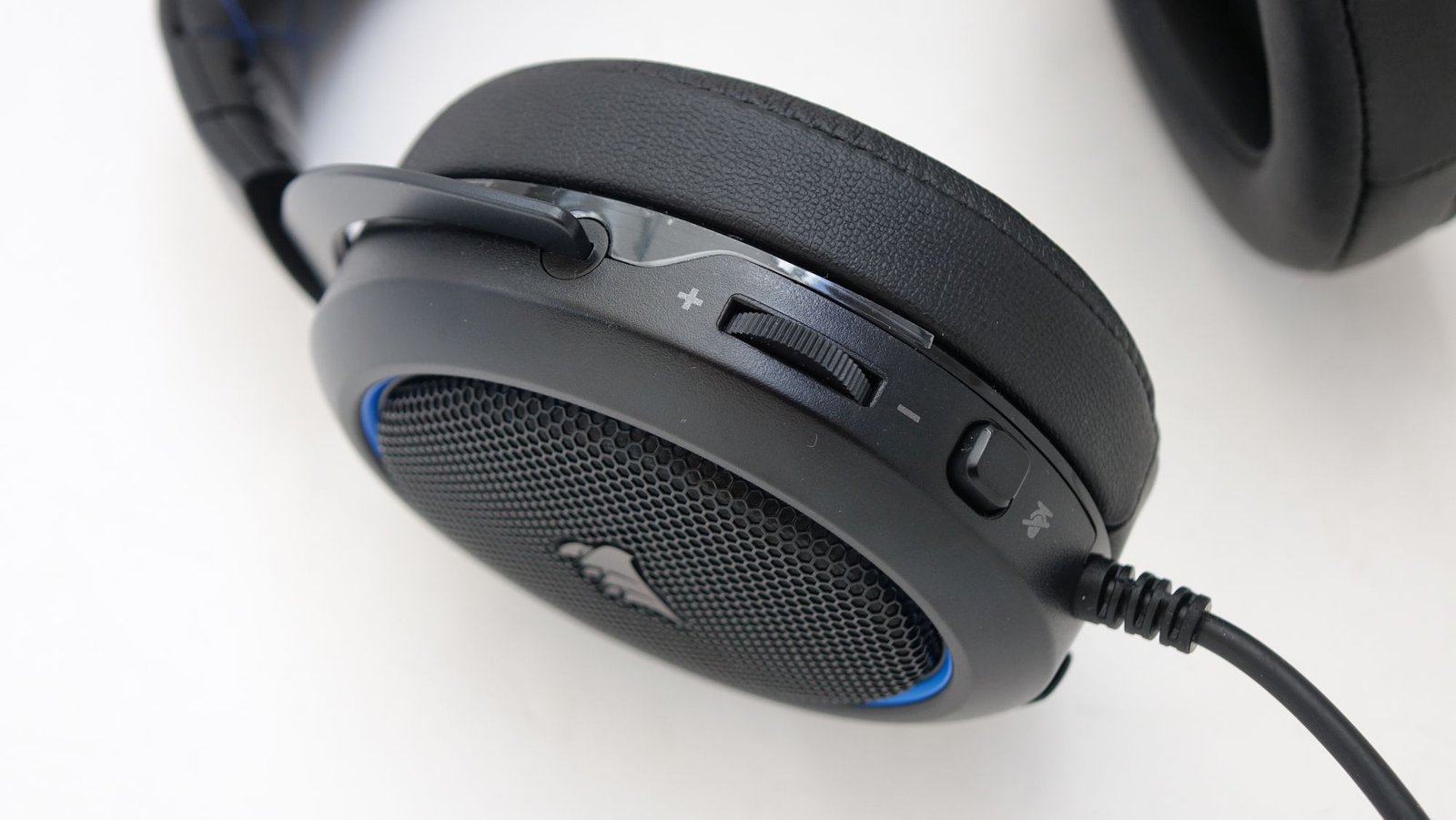 Corsair HS50 регуляторы