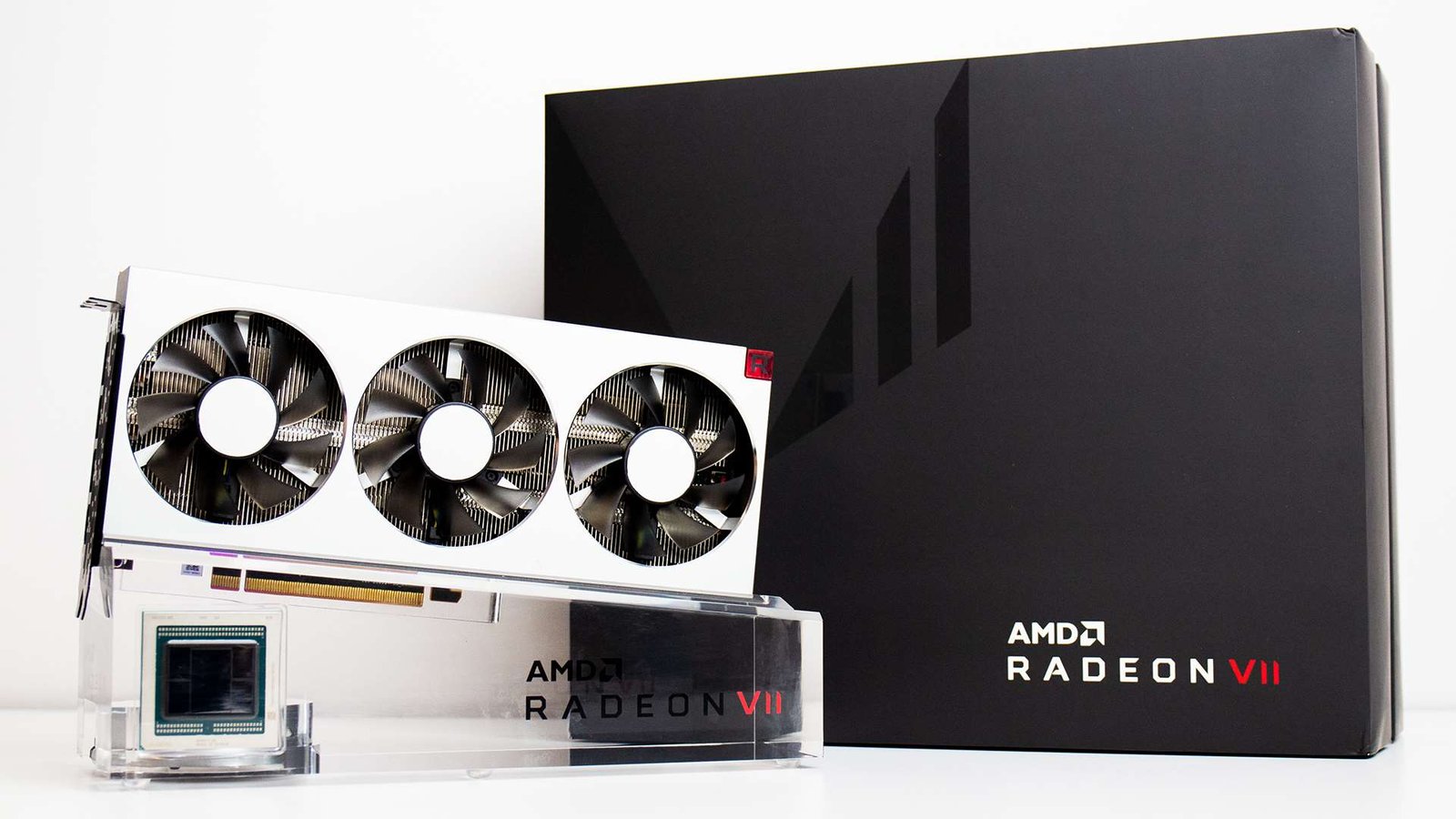 AMD-Radeon-VII-unboxing-kit