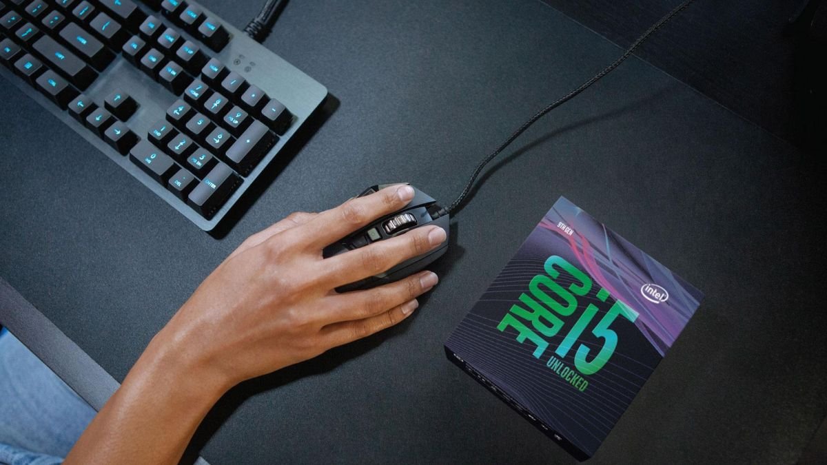 9th-gen-core-i5-box-with-man-working-on-mouse-and-keyboard-16x9.jpg.rendition.intel.web.1920.1080