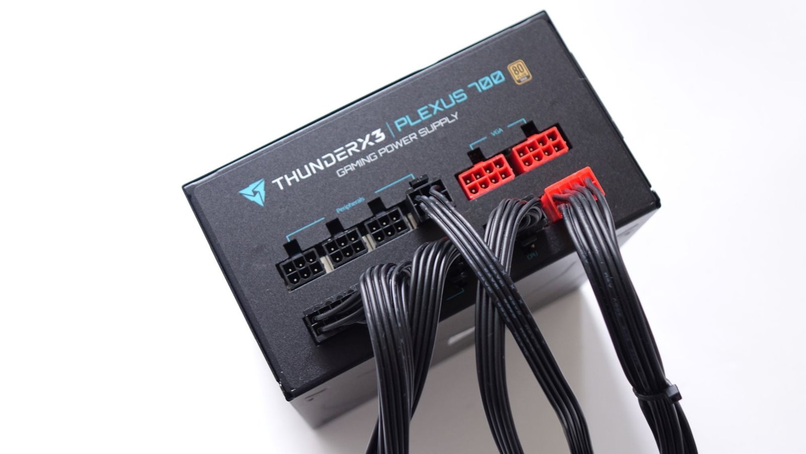 ThunderX3 Plexus 700 розетки