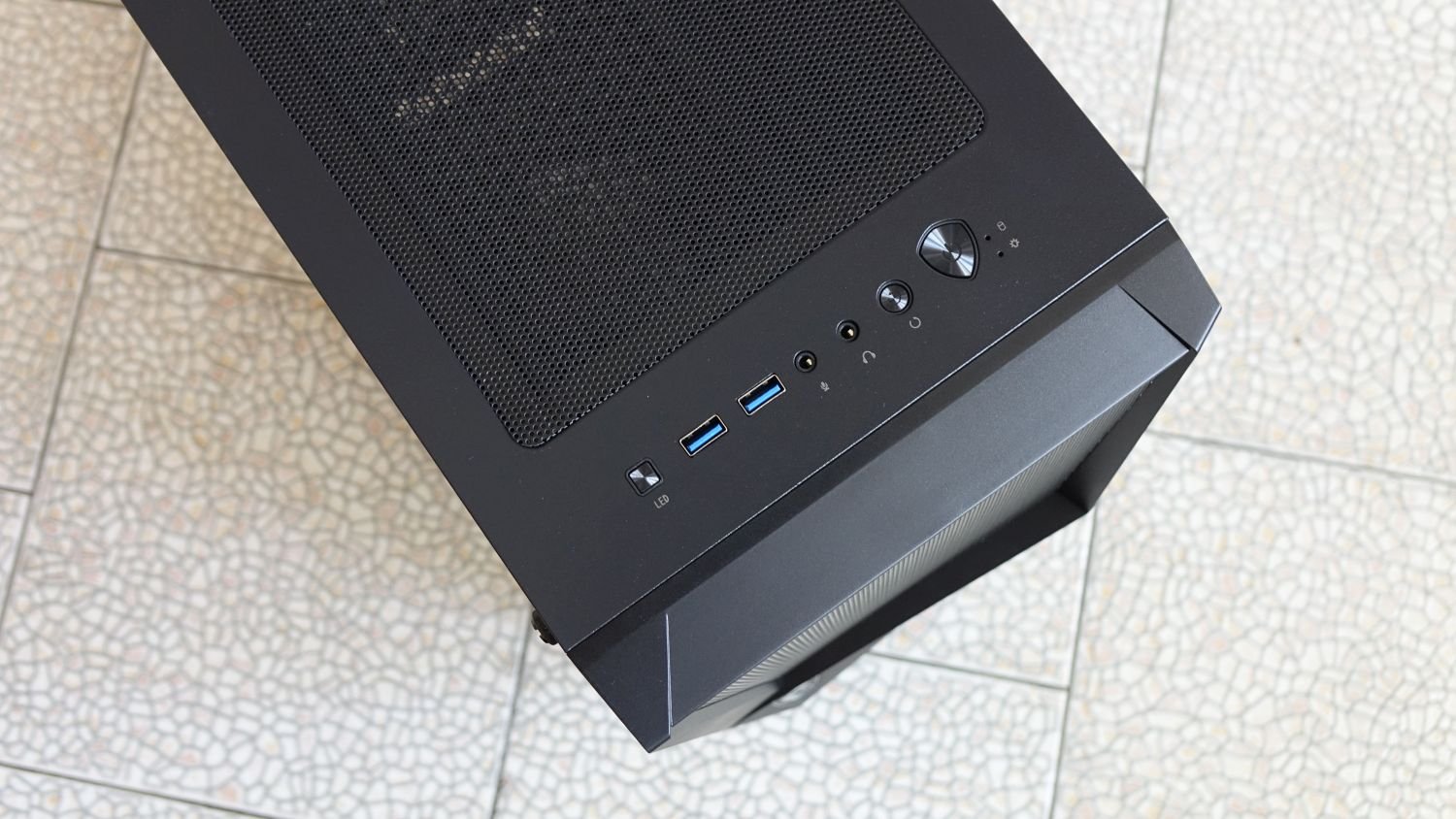 MSI MAG Forge 100R разъемы
