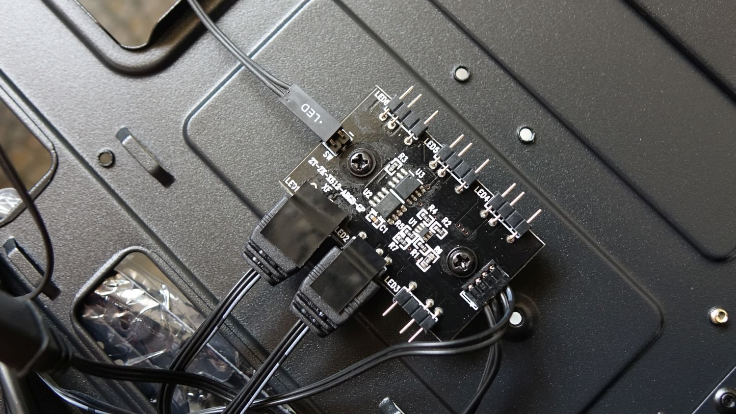MSI MAG Forge 100R хаб