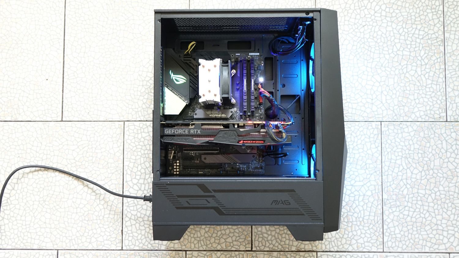 MSI MAG Forge 100R в сборе