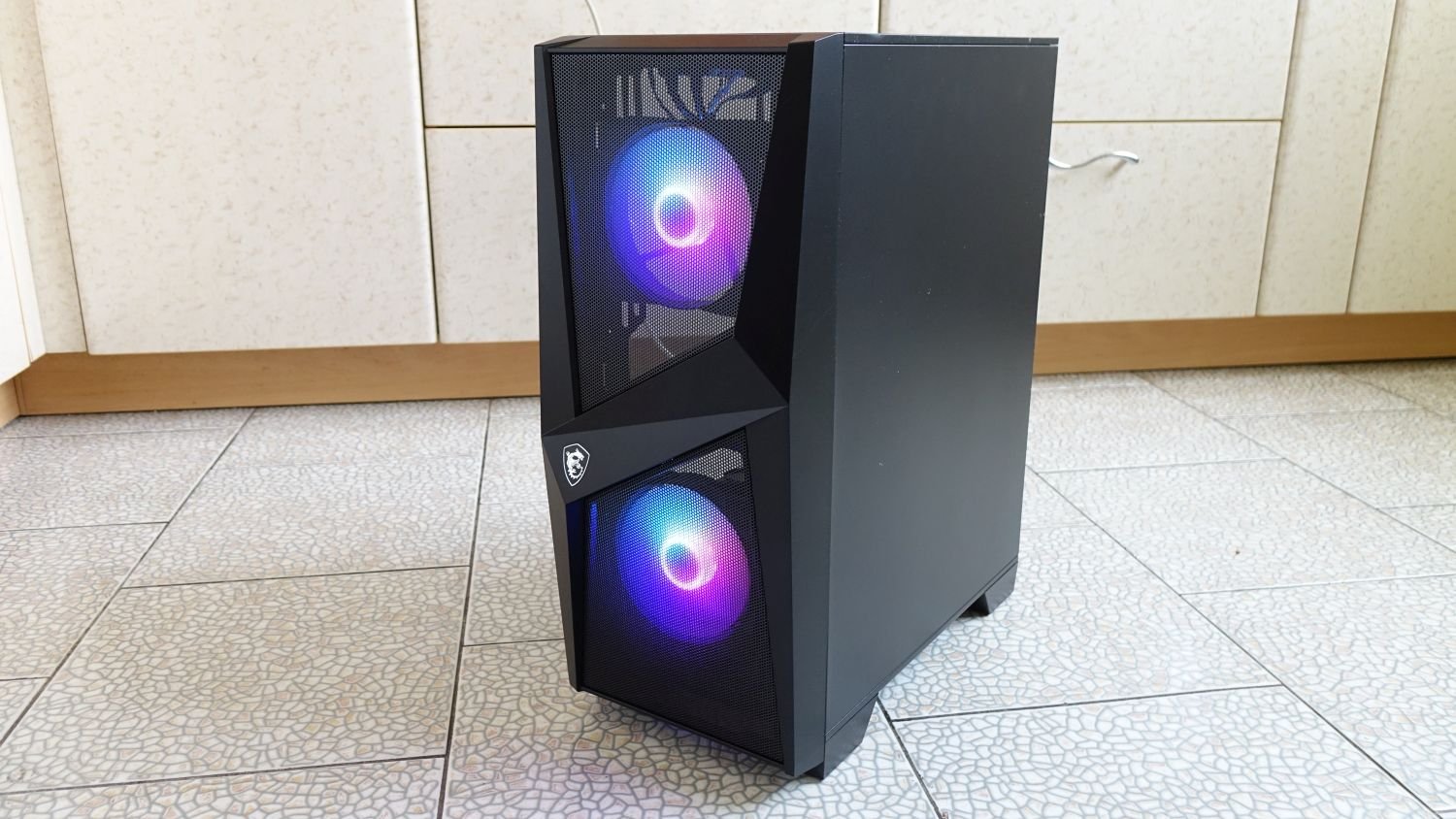 MSI MAG Forge 100R подсветка