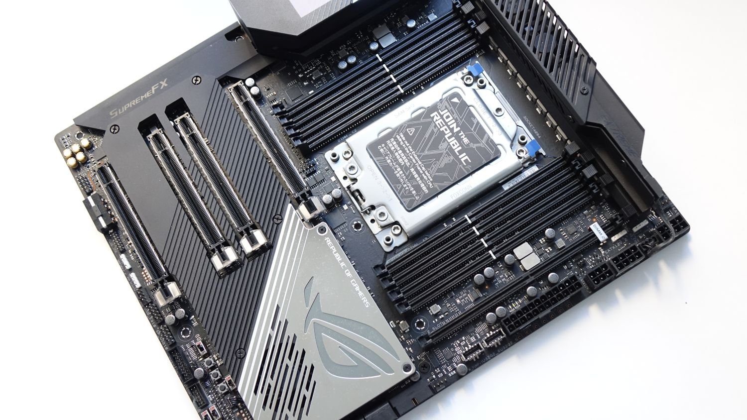 ASUS ROG Zenith II Extreme