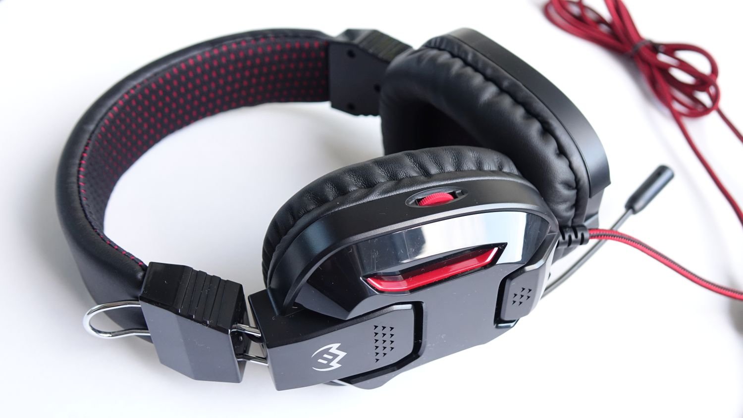 игровой гарнитуры SVEN AP-G555MV