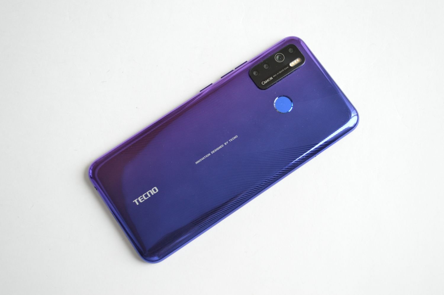 Tecno Camon 15 сзади