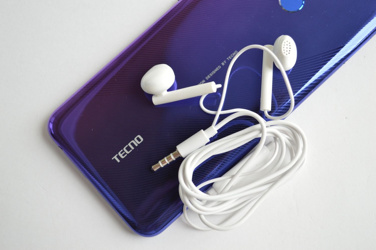 Tecno Camon 15 наушники