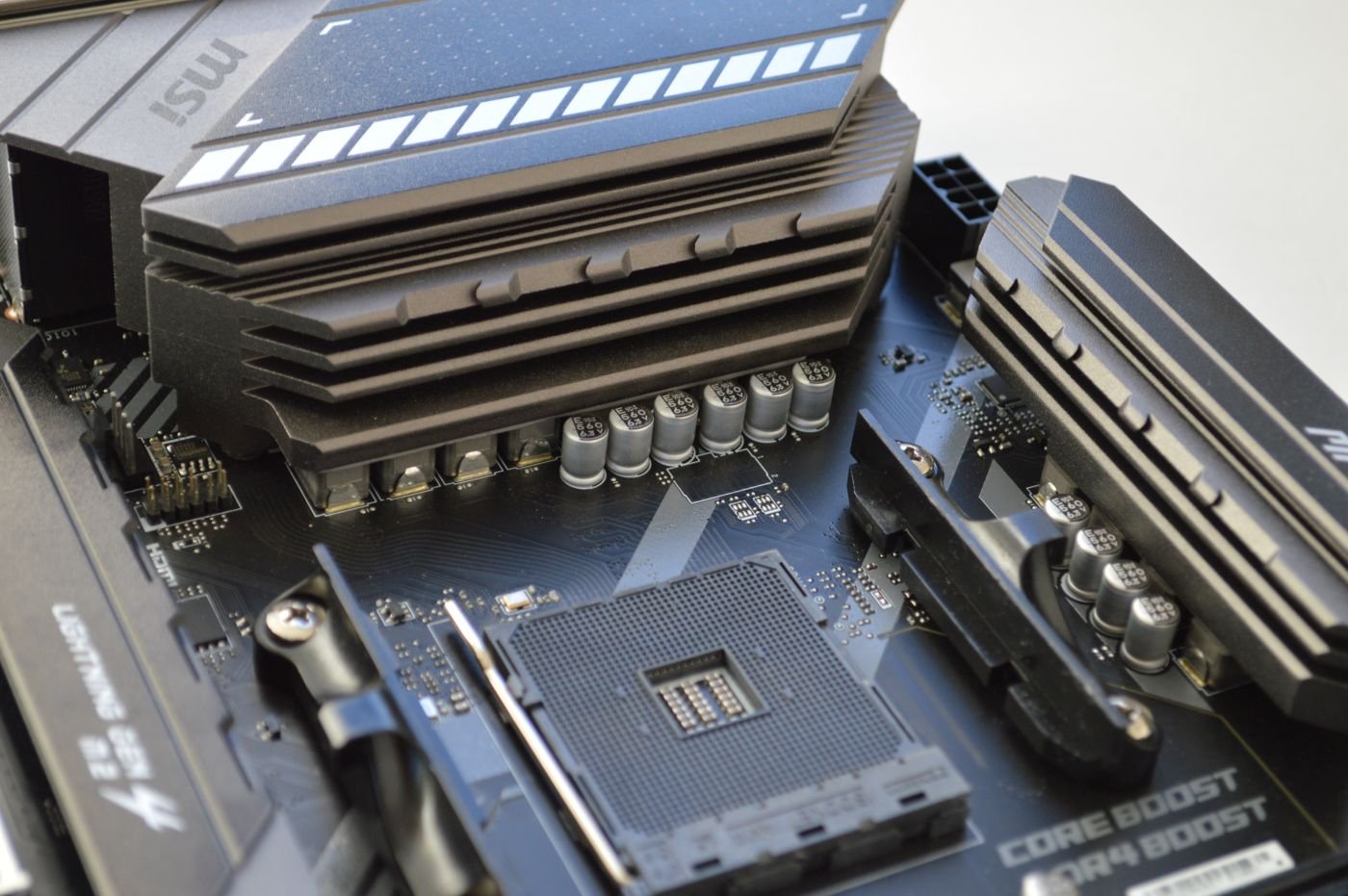 MSI MAG B550 Tomahawk подсистема питания