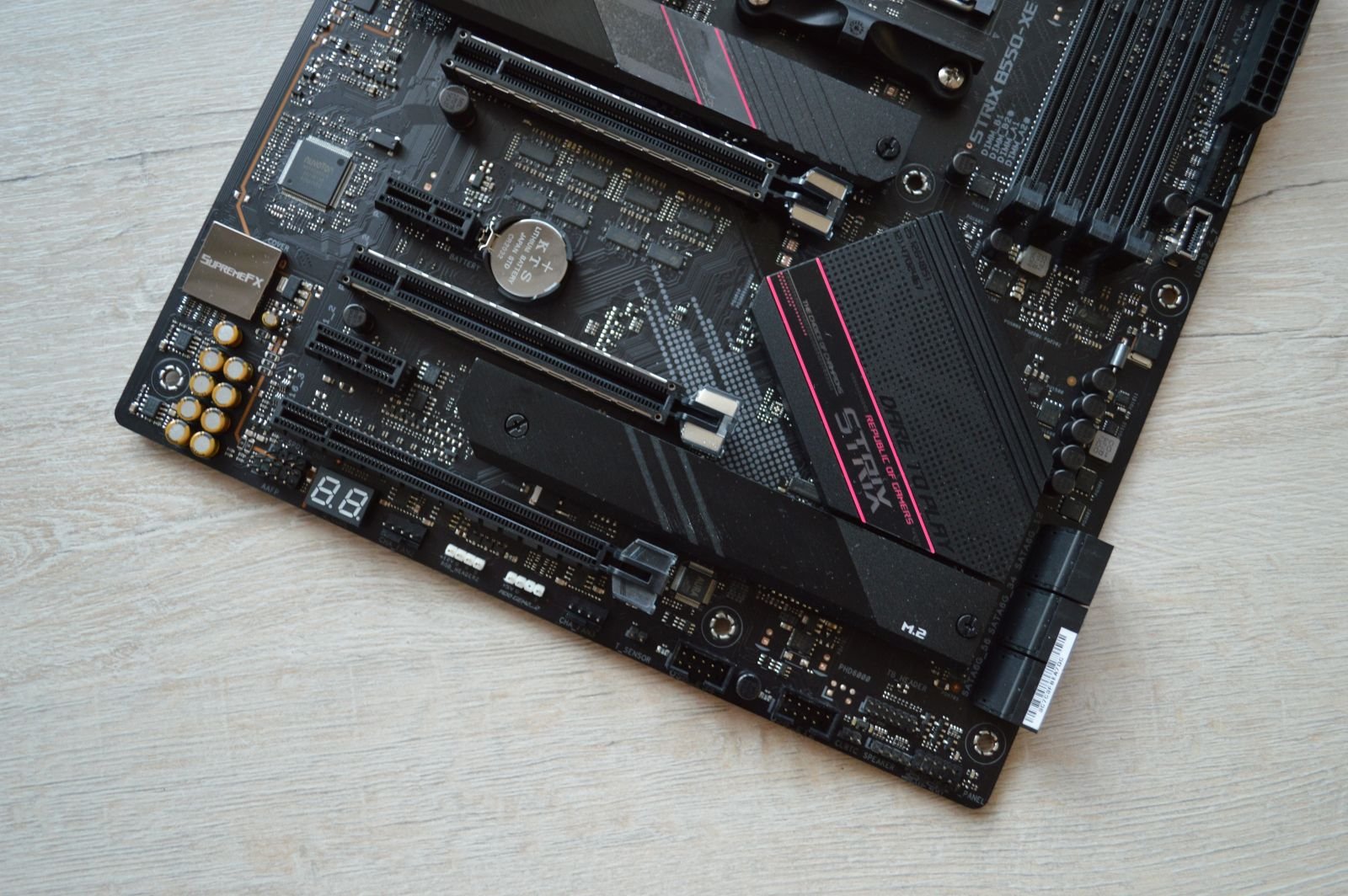 ASUS ROG Strix B550-XE Gaming WIFI разъемы