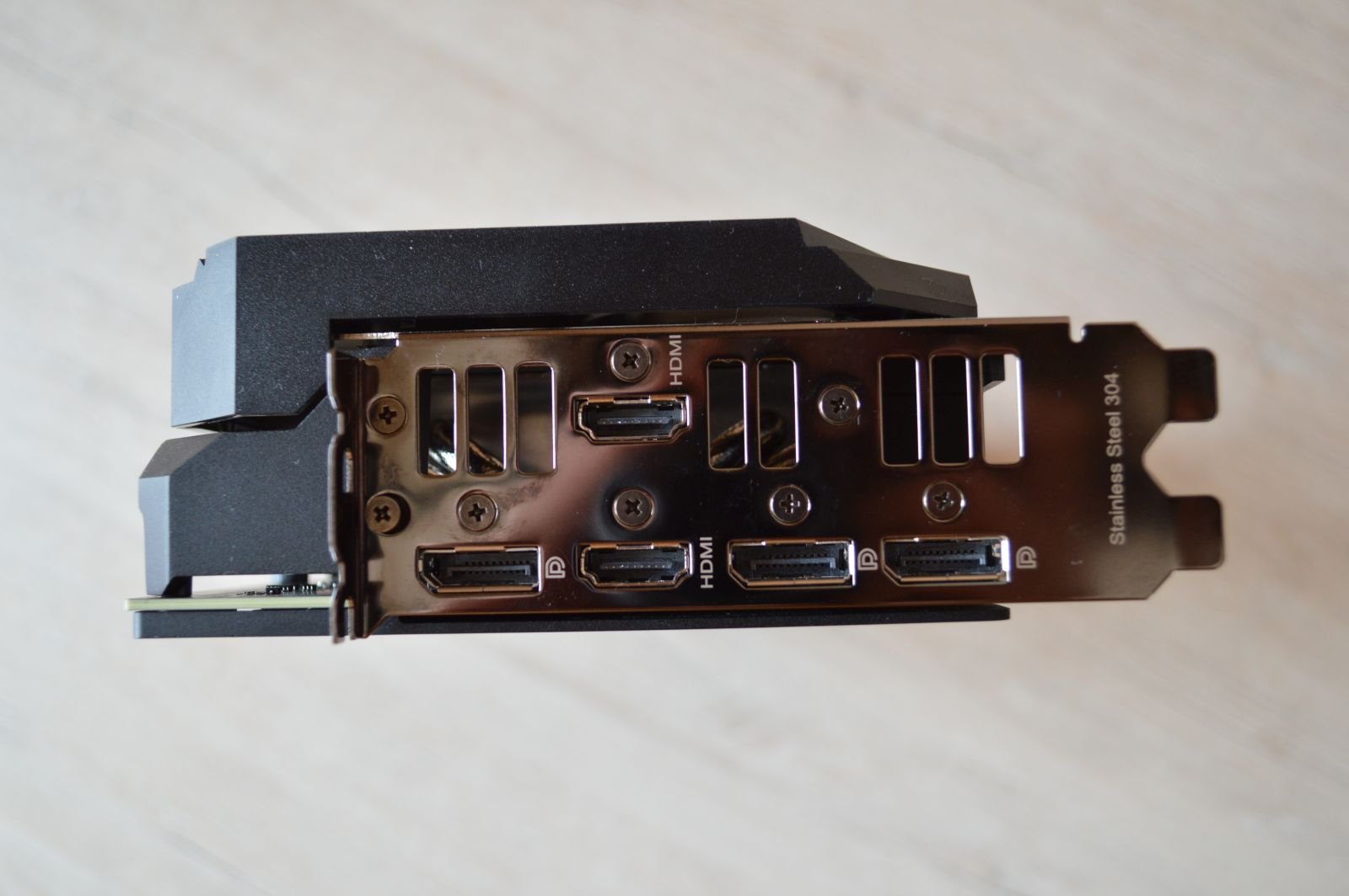 ASUS ROG Strix GeForce RTX 3060 Ti коннекторы
