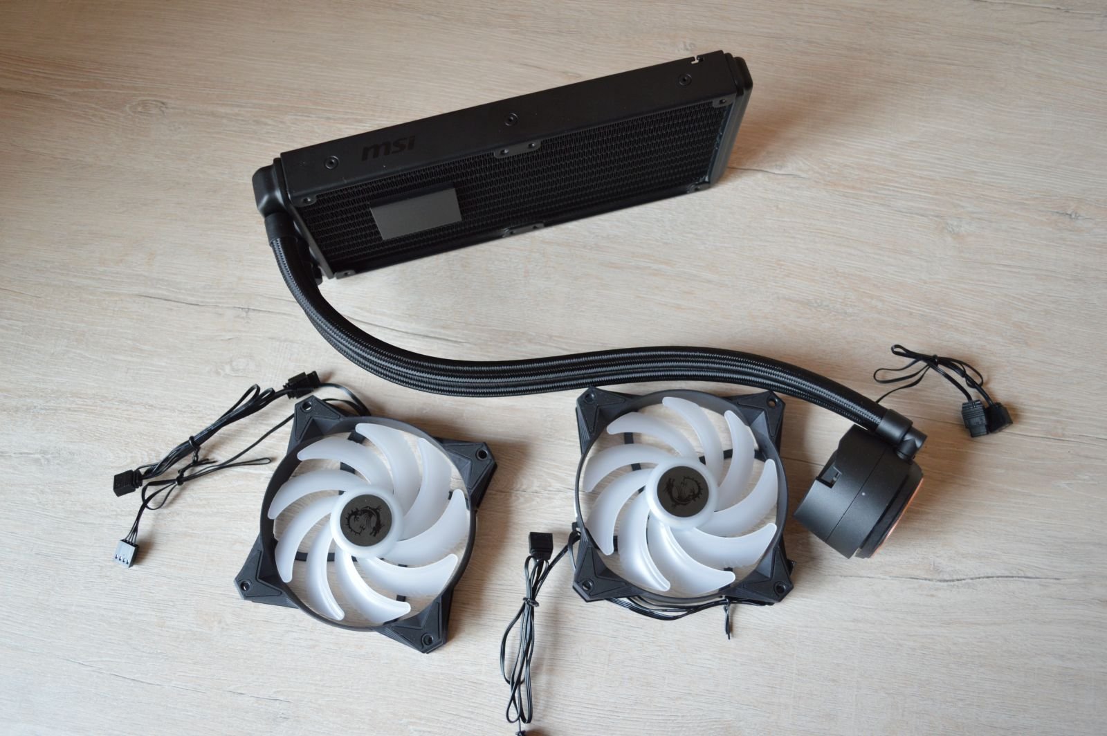 MSI MAG Coreliquid 240R разобрана