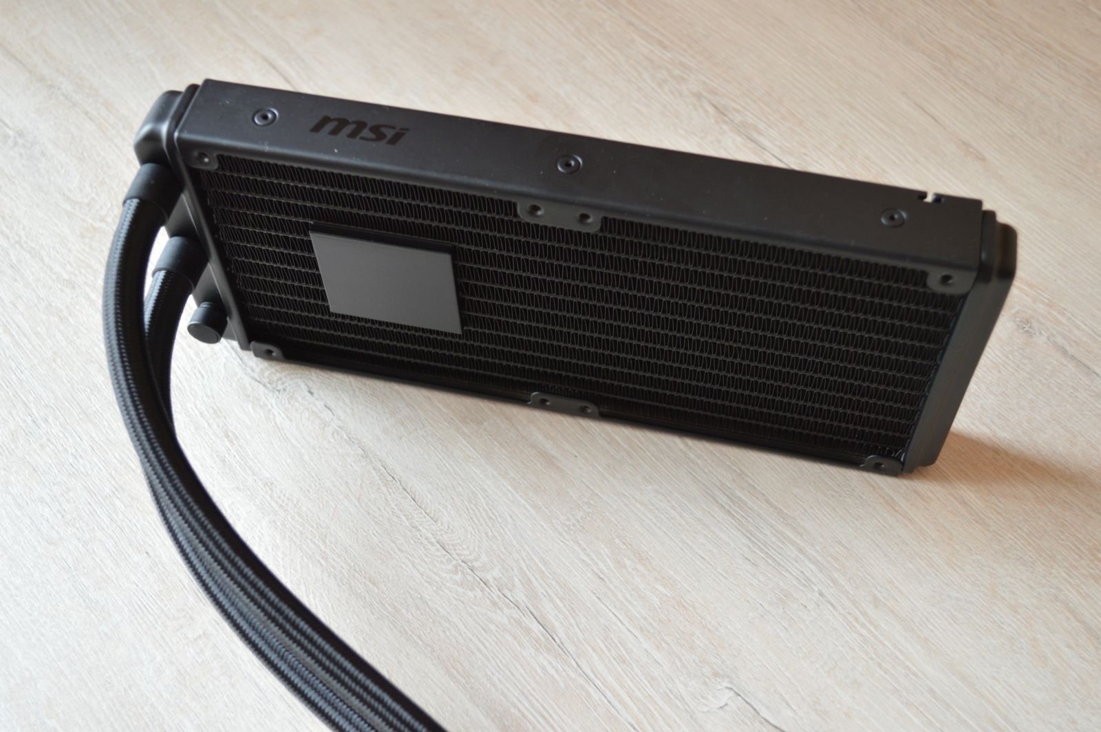 MSI MAG Coreliquid 240R радиатор