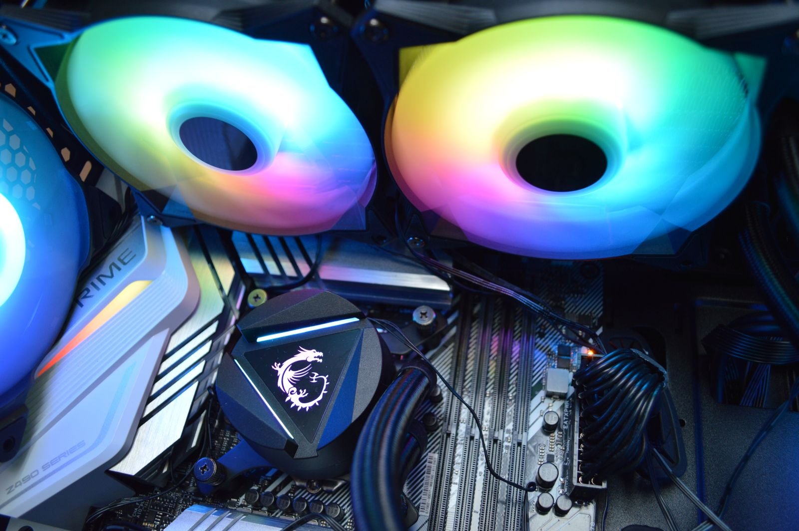 MSI MAG Coreliquid 240R провода