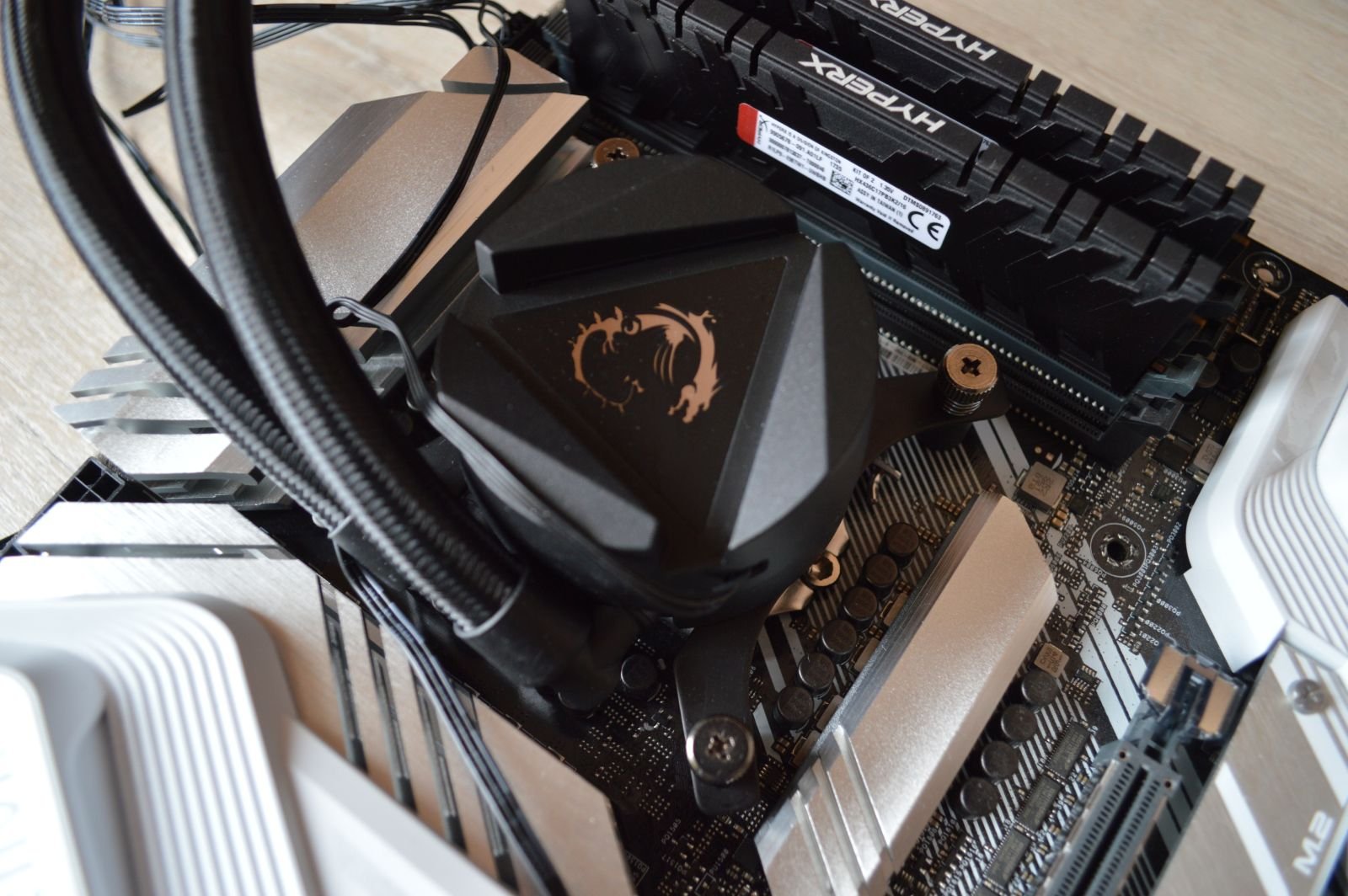 MSI MAG Coreliquid 240R на материнке
