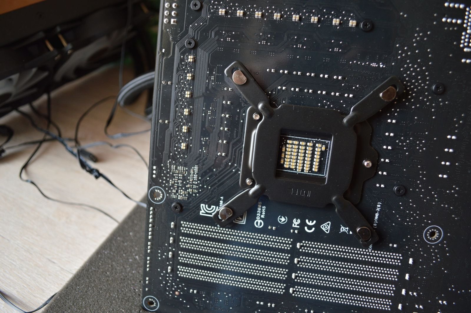 MSI MAG Coreliquid 240R рамка на плату
