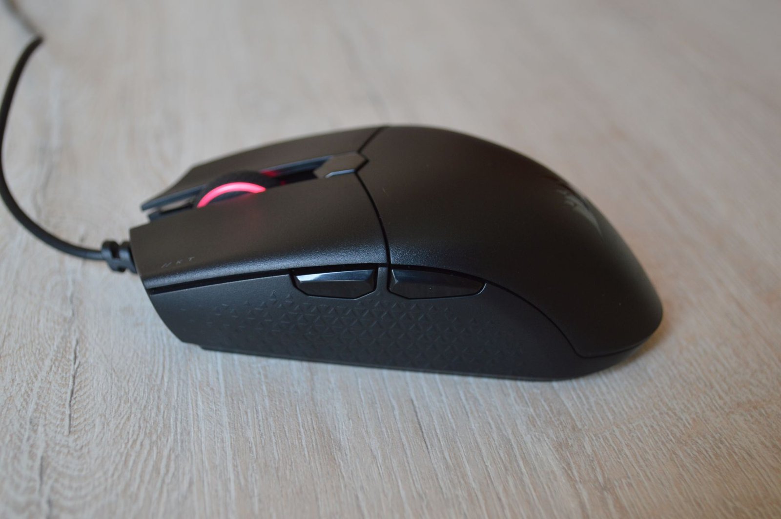Corsair Katar Pro сбоку