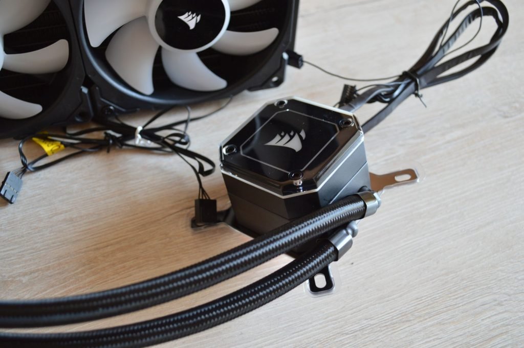 водоблок Corsair iCUE H100i Elite Capellix