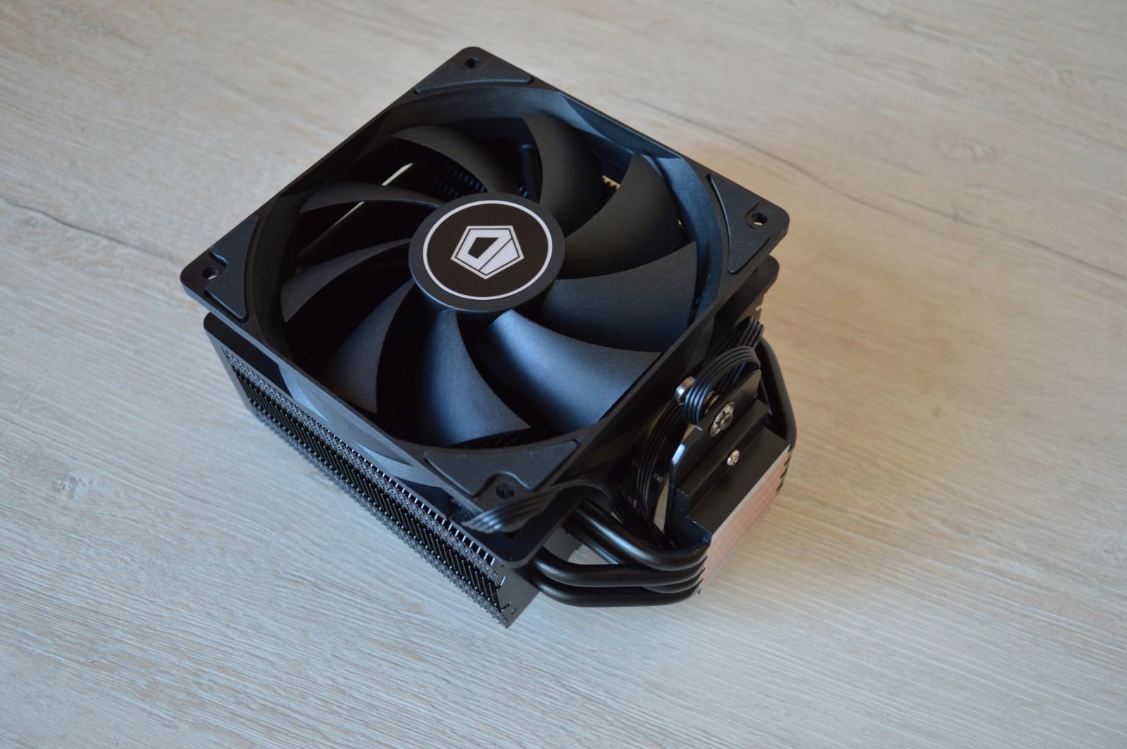 ID-Cooling SE-224-XT Black