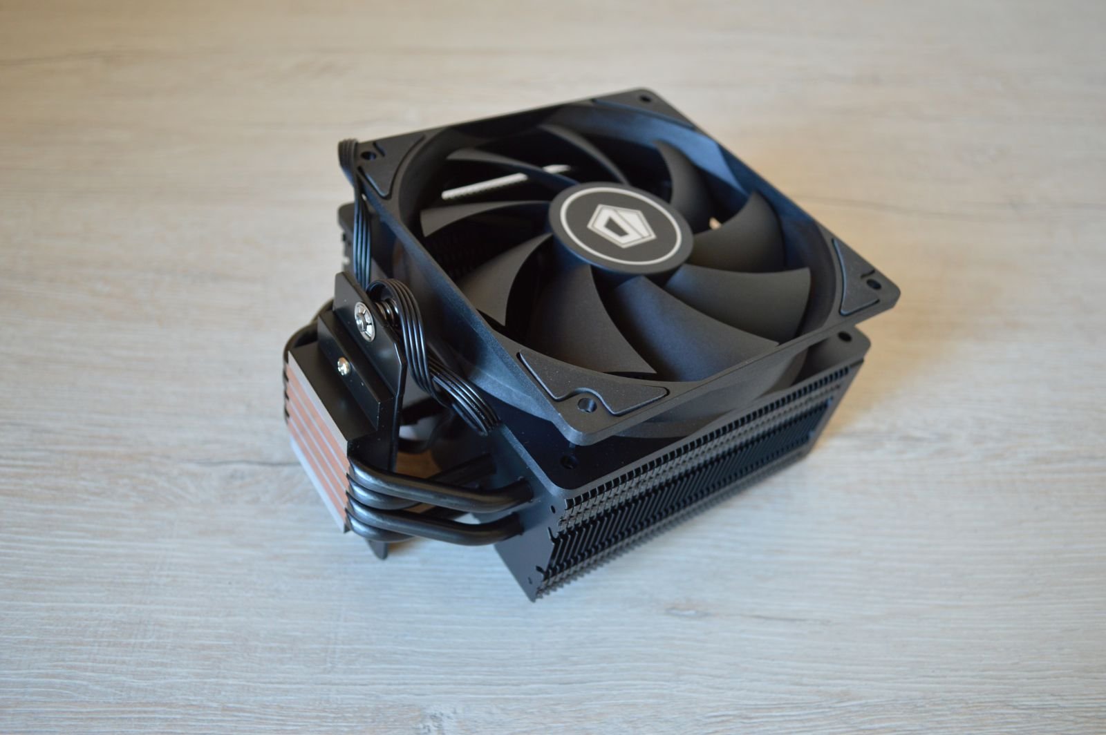 ID-Cooling SE-224-XT Black