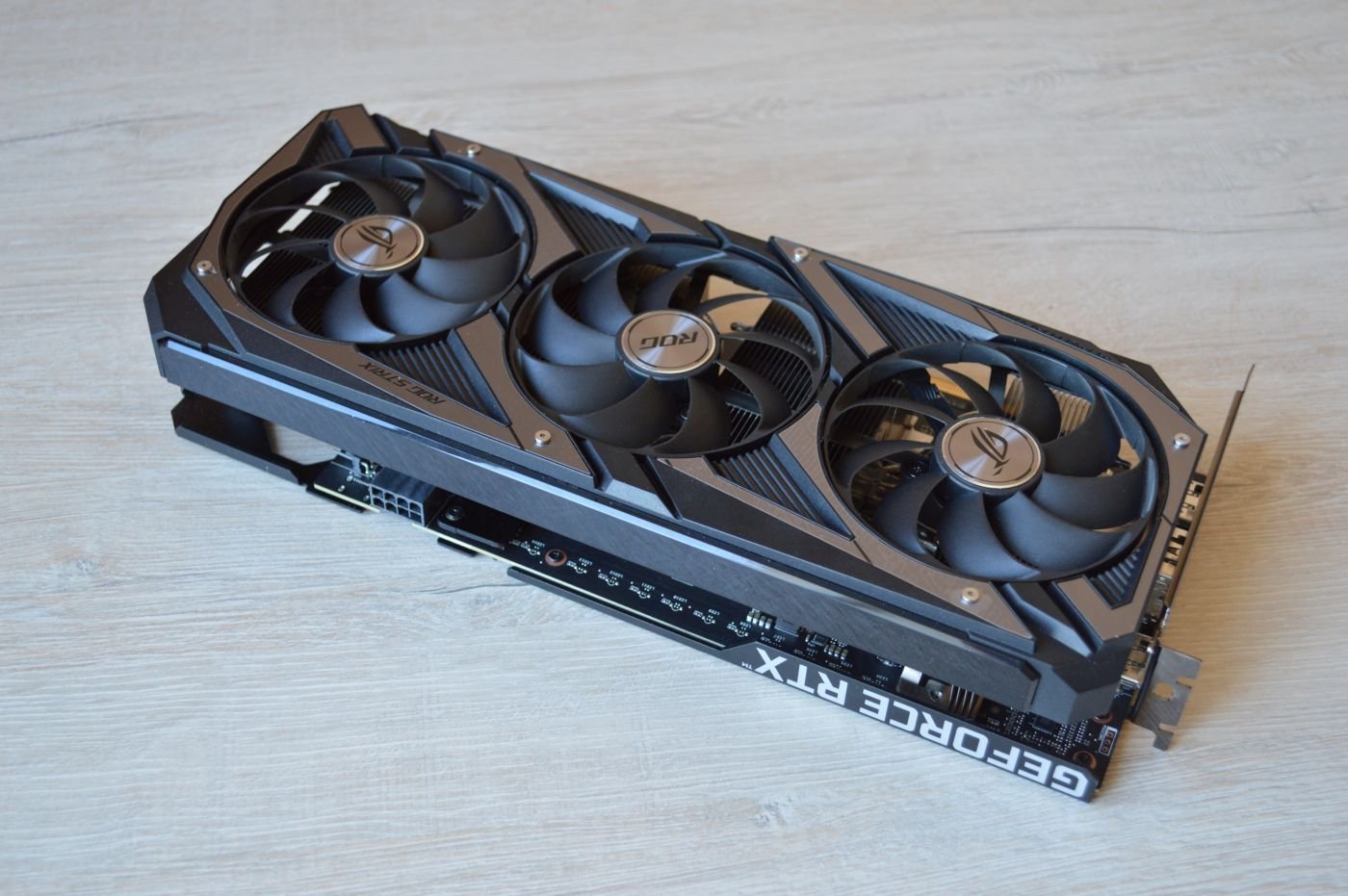 система охлаждения ASUS ROG Strix GeForce RTX 3060 OC Edition