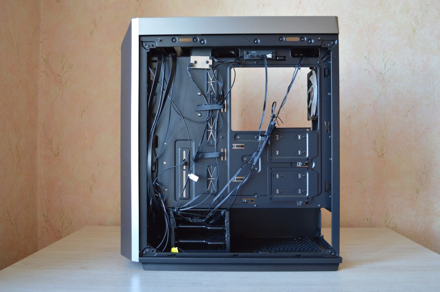 провода в Deepcool CL500