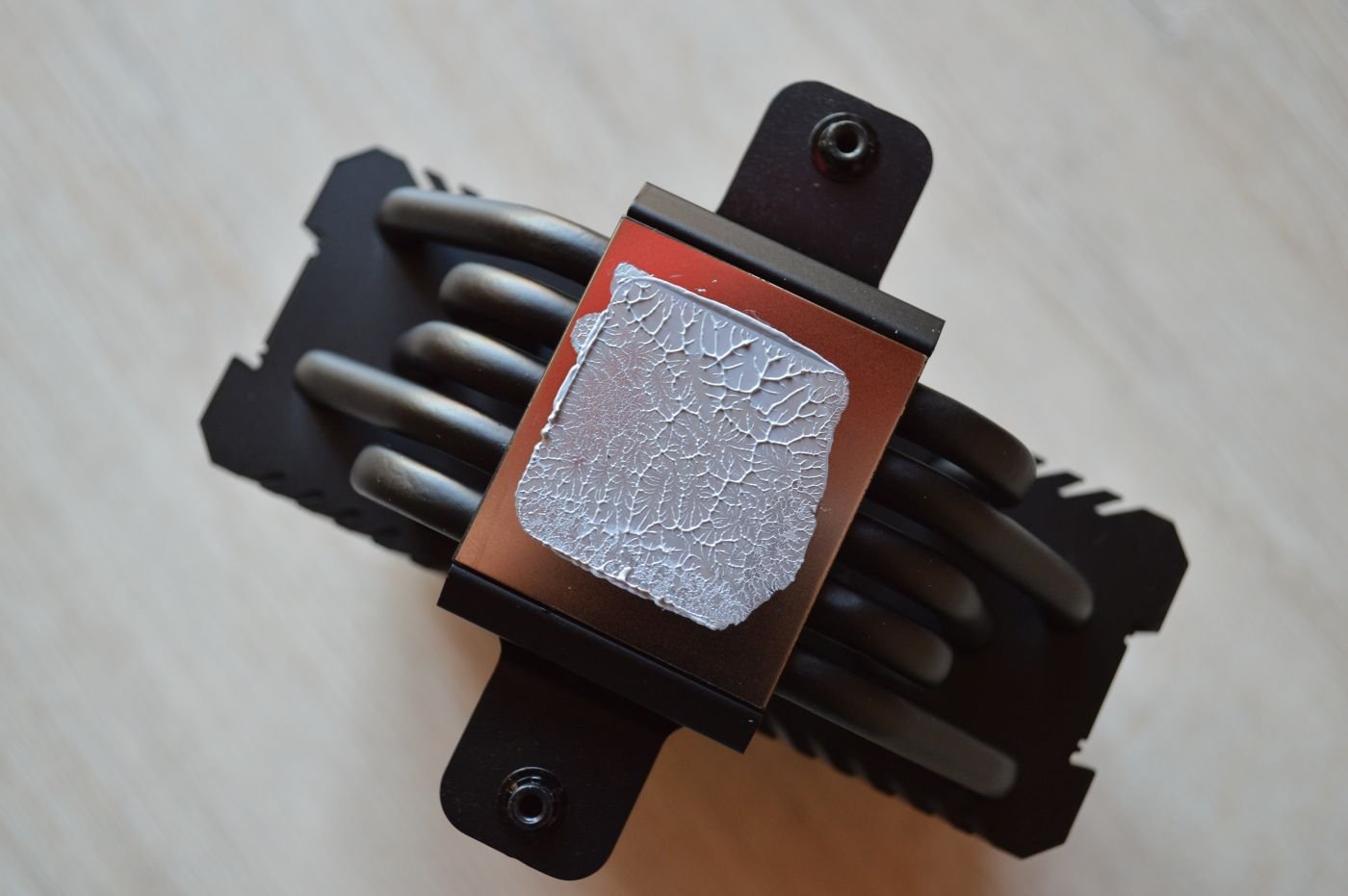 отпечаток пасты Thermalright Assassin King 120 Black