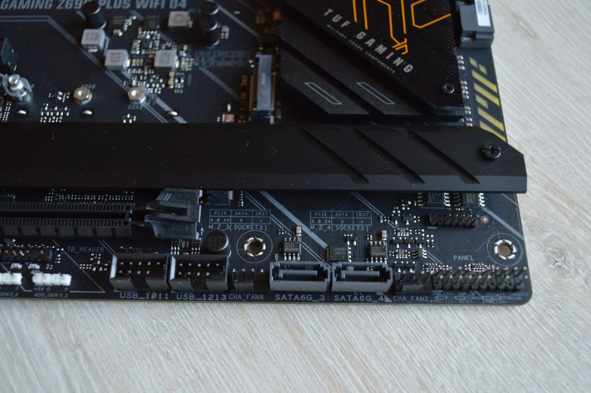 сата ASUS TUF Gaming Z690-Plus WIFI D4