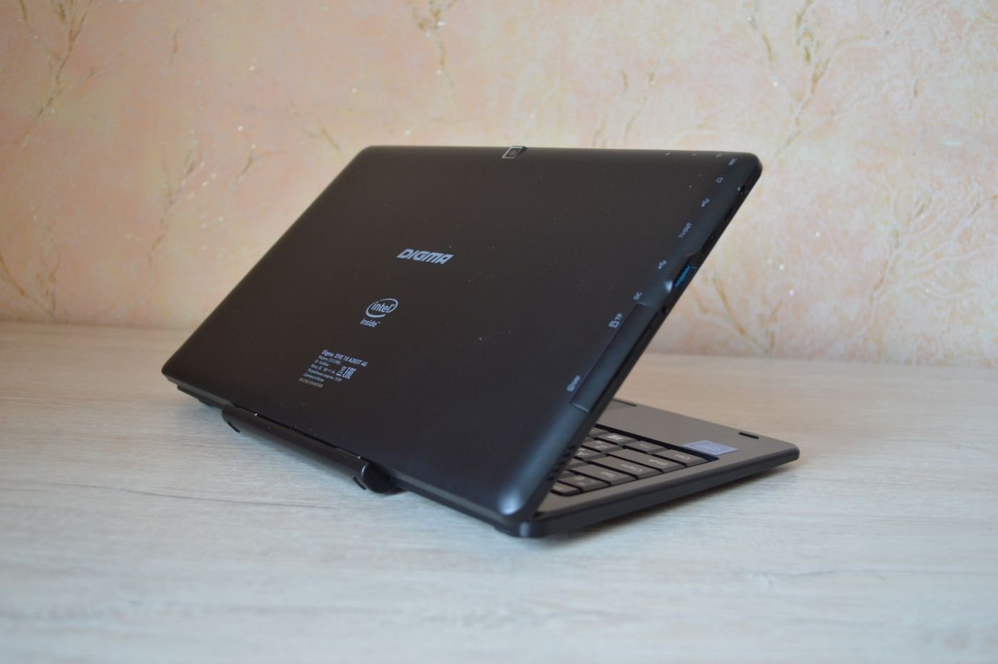 Digma EVE 10 A203T 4G раскрыт