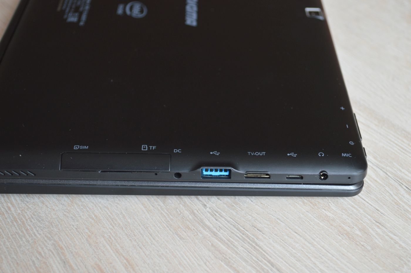 разъемы на Digma EVE 10 A203T 4G