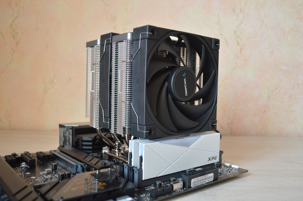 Deepcool AK620 над памятью