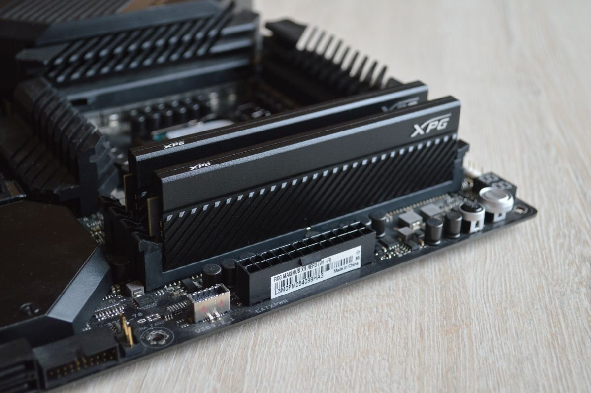 AX4U36008G18I-DCBKD45 на плате