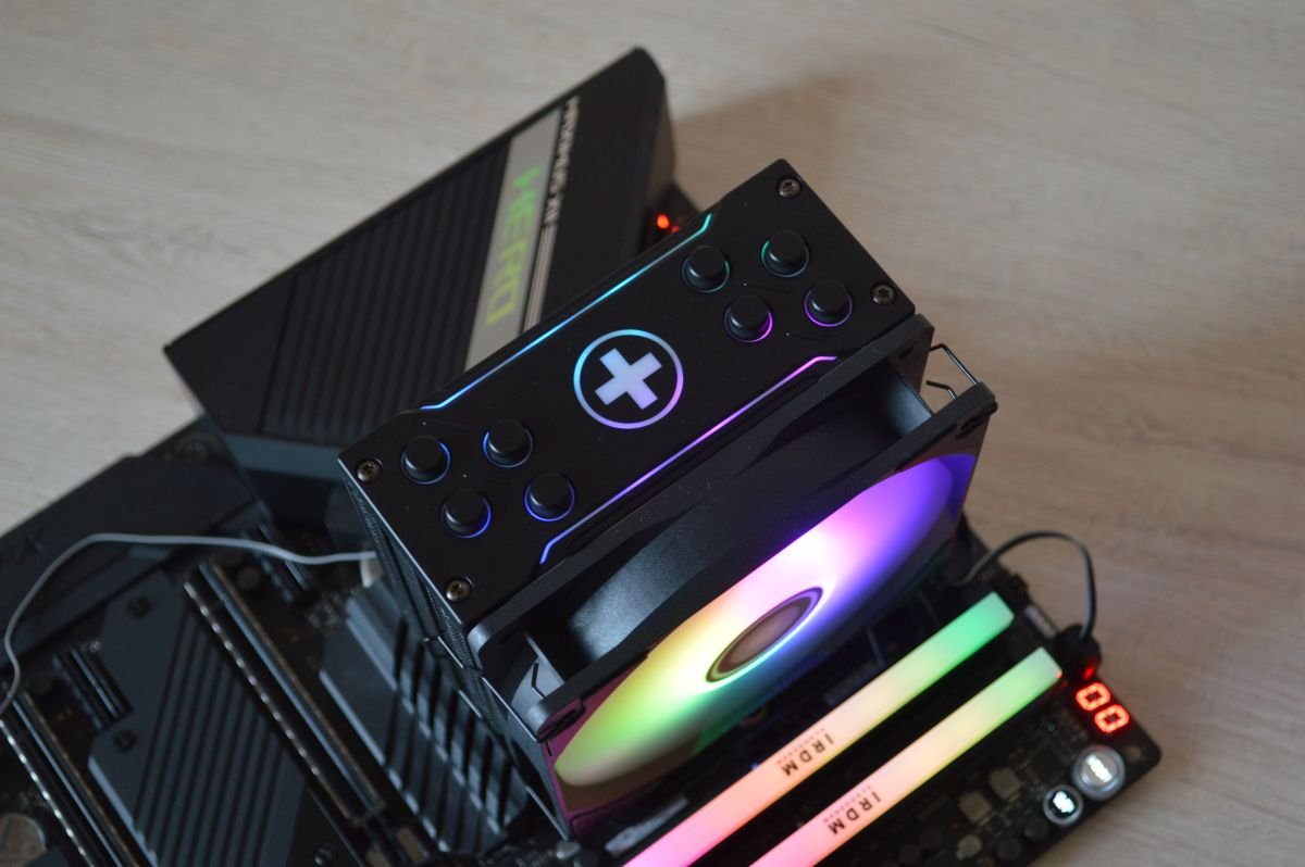 огни ни кожухе Xilence M704Pro.ARGB