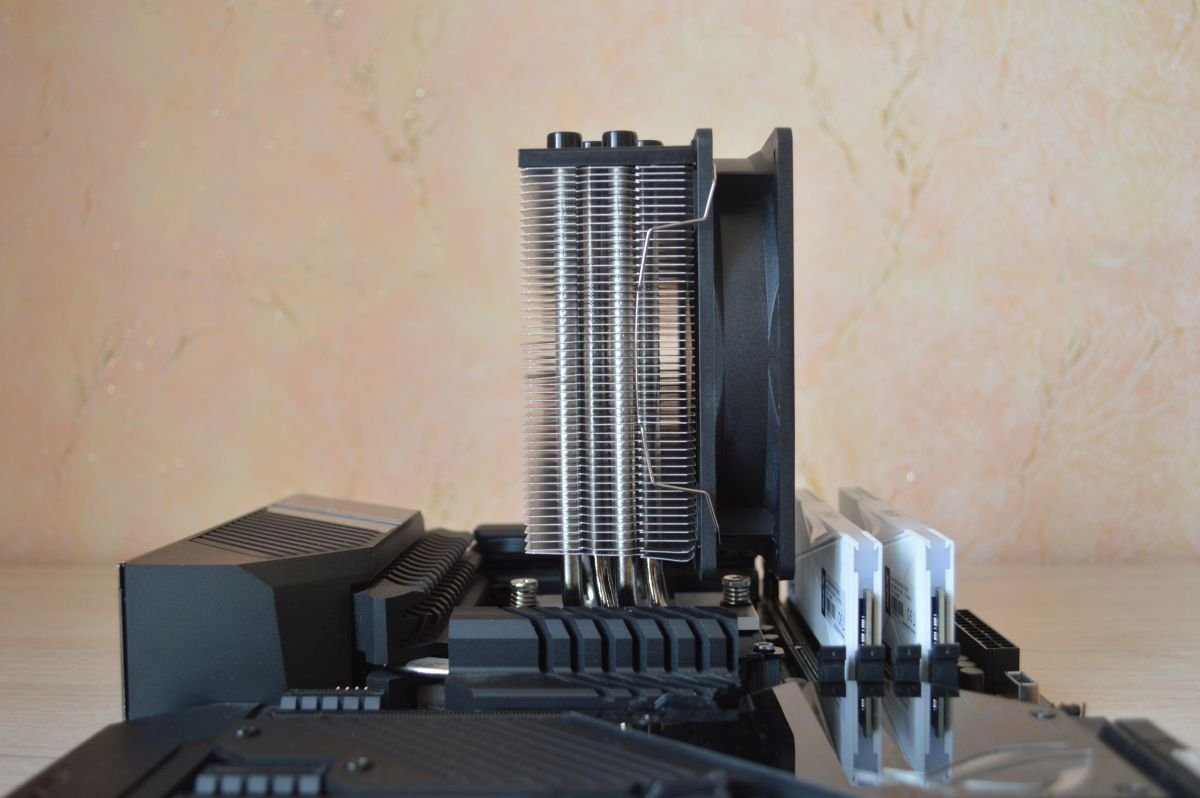 ID-Cooling SE-214-XT сбоку