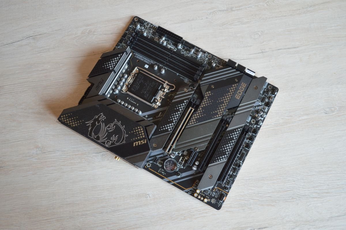 MSI MPG Z690 Edge WIFI DDR4