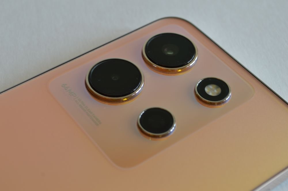 камера Infinix Note 30i
