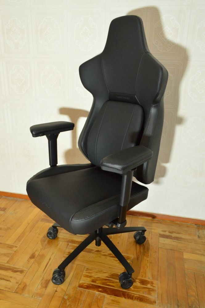 ThunderX3 Core Modern Black
