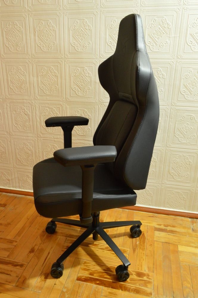 ThunderX3 Core Modern Black