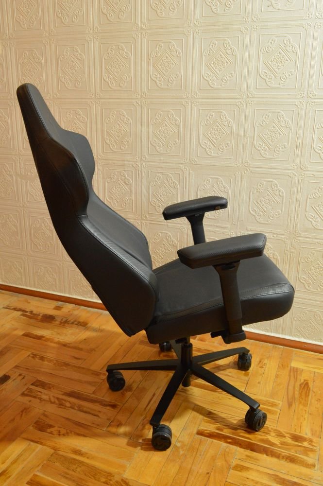 ThunderX3 Core Modern Black