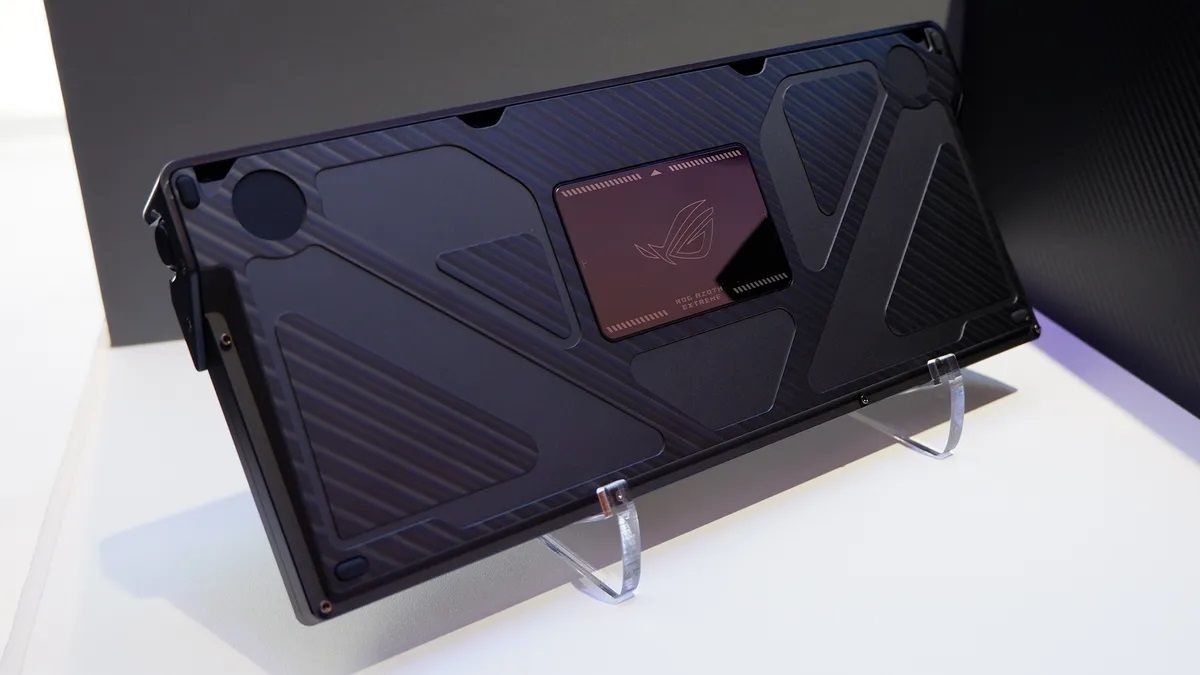ROG Azoth Extreme