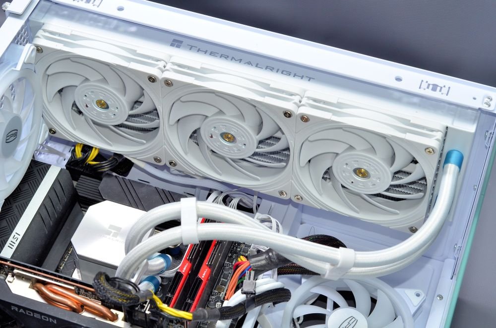 Thermalright Frozen Edge 360 White
