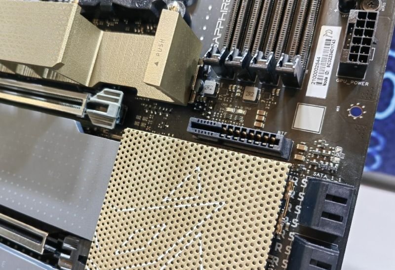 X870EA Wi-Fi PhantomLink Edition