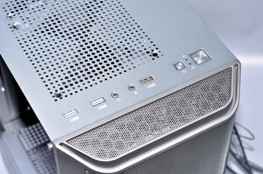 Aerocool Quantum Mesh