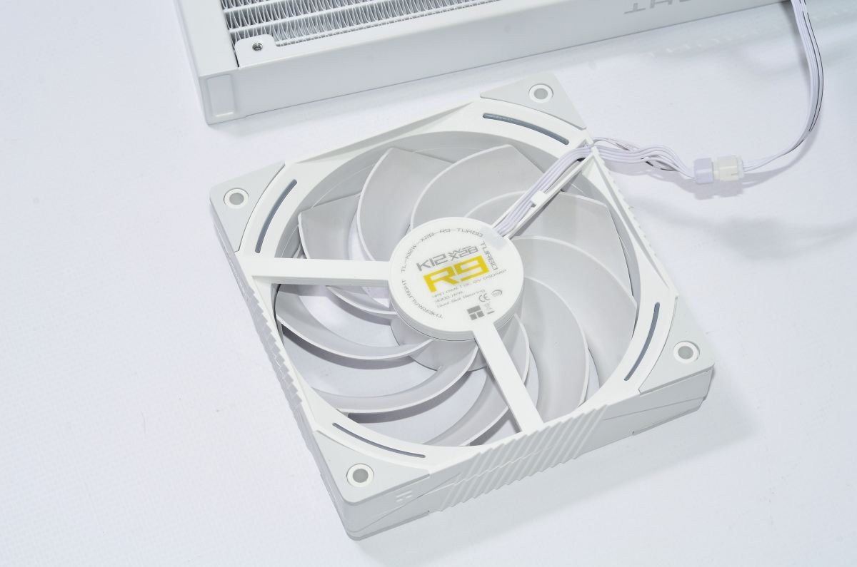 Thermalright Rainbow Vision 360 Turbo ARGB White